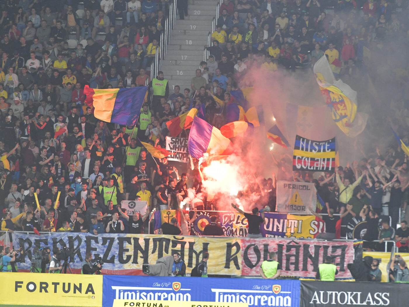 Interes uriaș pentru meciul România – Muntenegru! Partida e sold-out, iar suporterii promit o nouă atmosferă incendiară în Giulești | EXCLUSIV