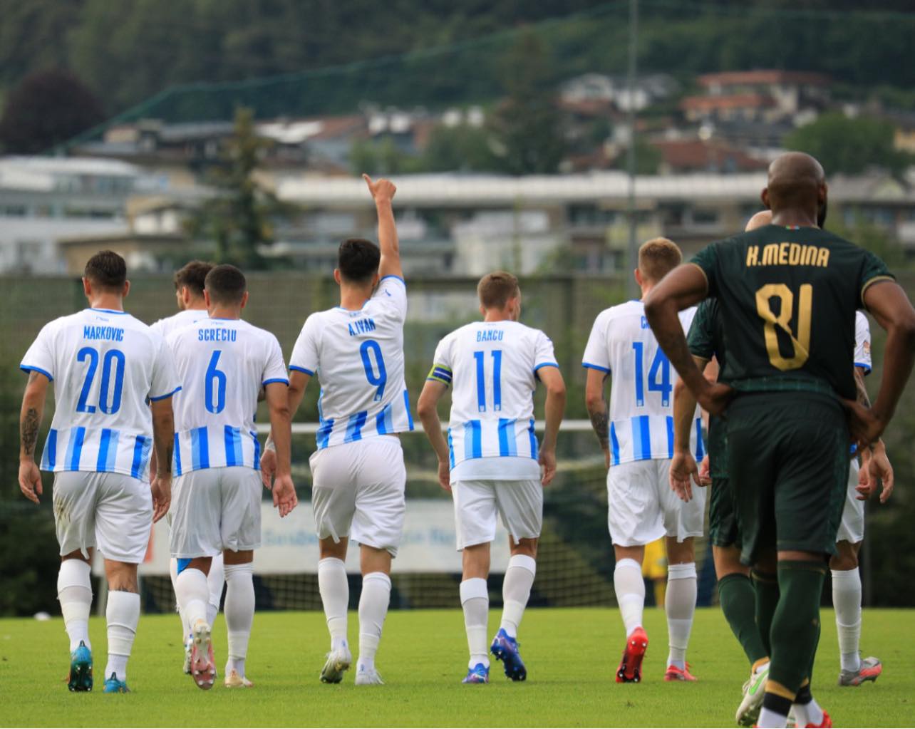 Mihai Rotaru, ședință în Austria cu fotbaliștii Universității Craiova! Ce obiective le-a impus jucătorilor și lui Laszlo Balint | EXCLUSIV