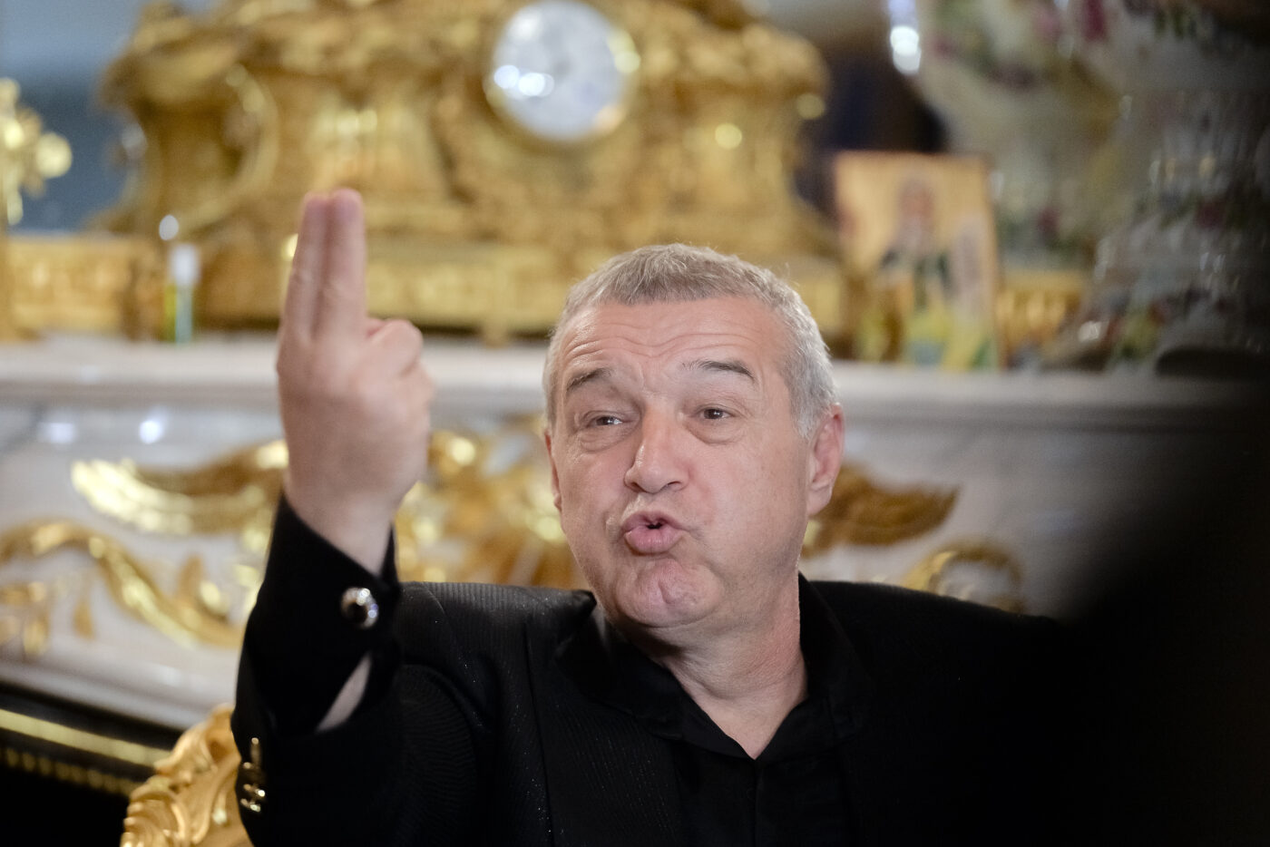 Atac necruțător al lui Gigi Becali asupra „perlei” Octavian Popescu: „Cine e el? Niciun ban nu face, nimic… Zero!”