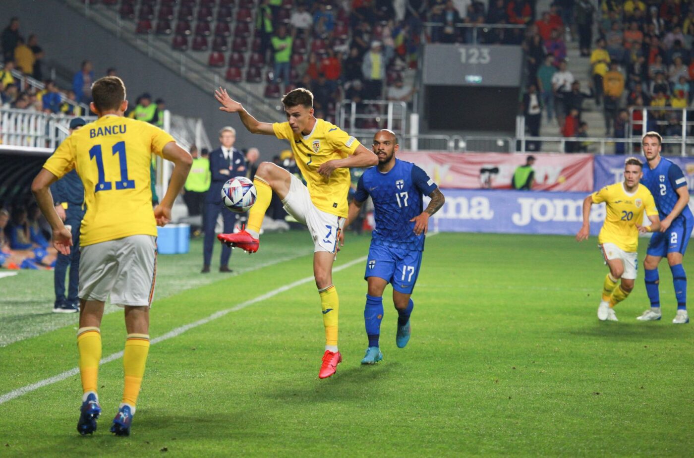 Adrian Mutu are încredere în Octavian Popescu și îl cere titular la naționala României: „Dacă vrem să promovăm un jucător, trebuie să-i dăm continuitate”