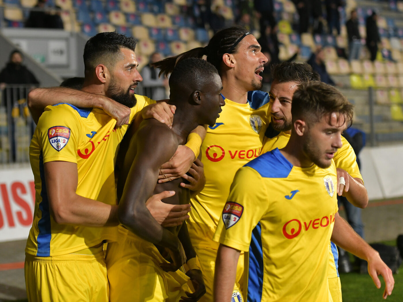 Două noi transferuri pentru Poli Iași. Un stoper de la Petrolul și un mijlocaș ofensiv din prima ligă a Bulgariei s-au înțeles cu Șfaițer
