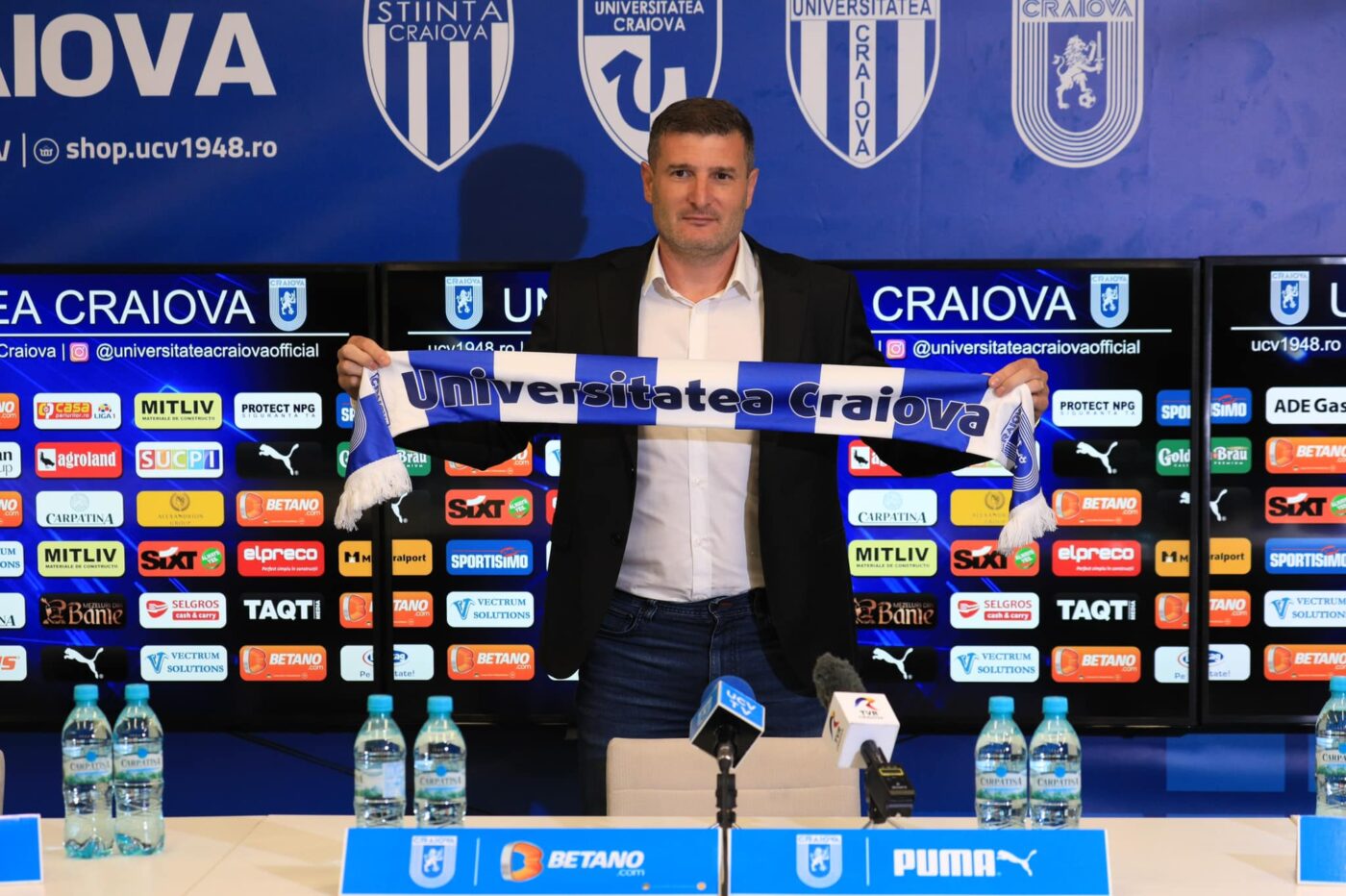 Suporterii Universităţii Craiova îl fac praf pe Laszlo Balint: „Nu s-a calificat în play-off cu UTA şi l-a scos Filiaşiul din Cupă!”. Şi Marian Copilu a intrat în vizorul fanilor olteni