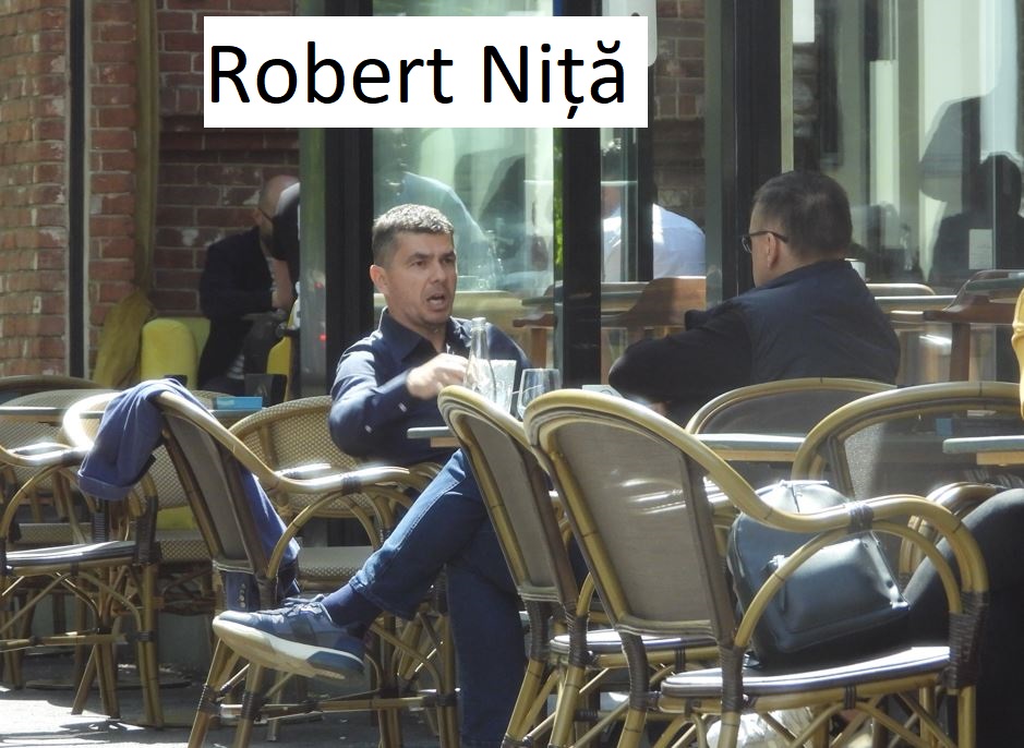 Ce mai face Robert Niță după ce a participat la „Survivor România 2022”. Fostul fotbalist, discuție serioasă cu un prieten | FOTO EXCLUSIV