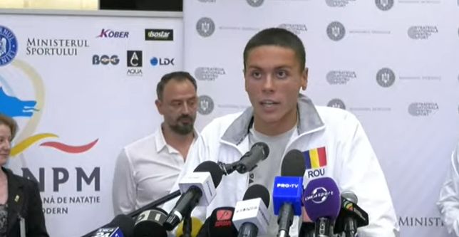 David Popovici, reacție extrem de sinceră la revenirea în țară, după ce a cucerit două medalii de aur pentru România: „Nu sunt obișnuit cu atâta atenție!”