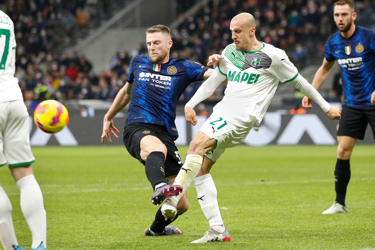 Vlad Chiricheș și Ionuț Radu sunt doriți de un club din Serie A. Pot deveni coechipieri cu un alt român