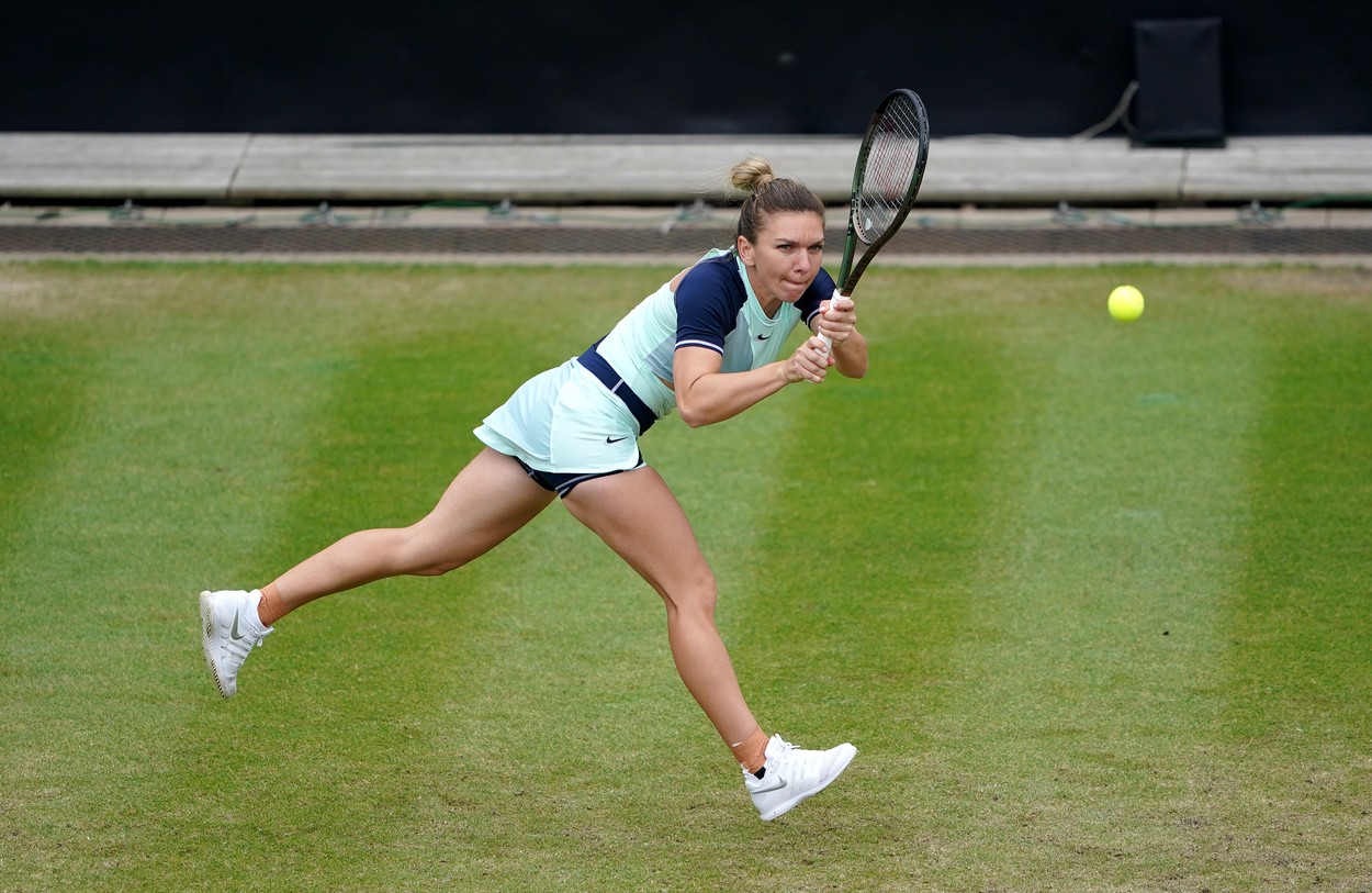 Simona Halep – Katerina Siniakova 4-6, 6-3, 6-4. Românca se califică în turul doi al turneului de la Bad Homburg