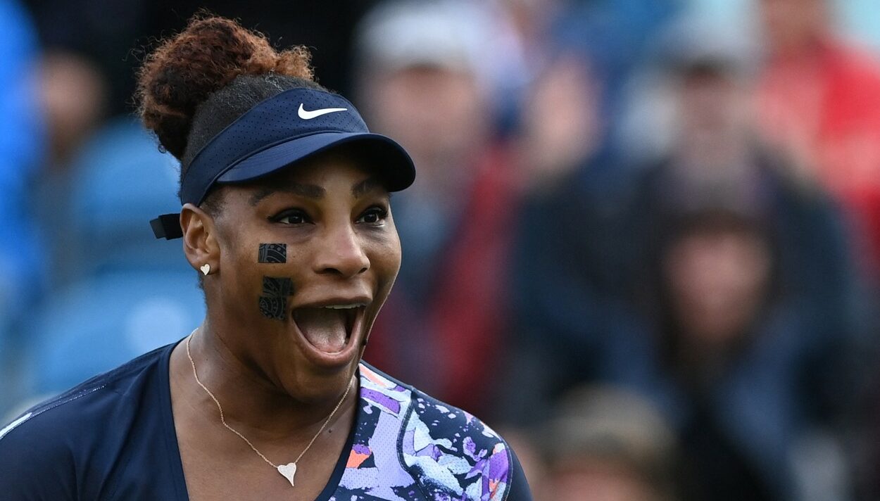 Serena Williams a câștigat primul meci disputat după o pauză de un an! Lovitura cu care a băgat frica în adversare, la Eastbourne | VIDEO