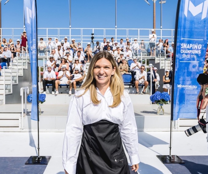 Imagini cu Simona Halep foarte bucuroasă! Sărbătoare cu mulți invitați la petrecerea lui Patrick Mouratoglou | GALERIE FOTO