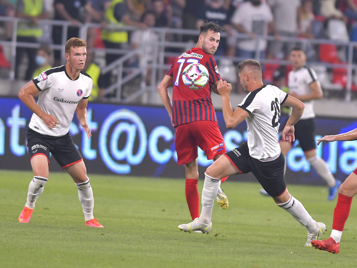 Ungaria mai poate da o lovitură României. FK Miercurea Ciuc și-a cedat peste graniță jucătorul care a fost integralist pentru tricolori la EURO U19, iar maghiarii ar putea încerca naturalizarea