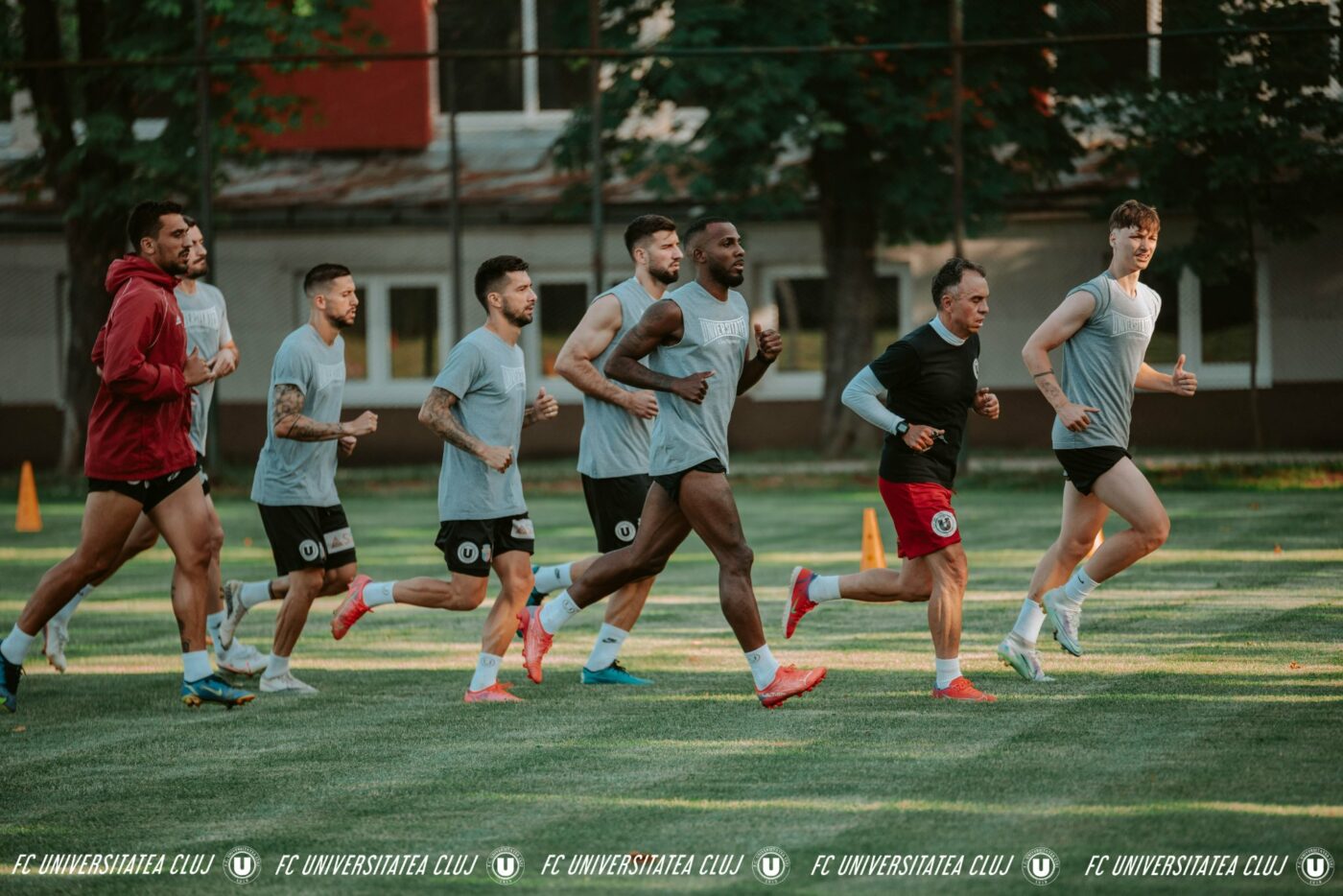 ”U” Cluj s-a reunit și pregătește sezonul de Liga 1. Erik Lincar a anunțat încă șapte transferuri, deși la primul antrenament a avut la dispoziție 19 jucători și patru absențe motivate