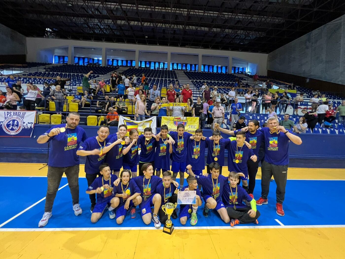Povestea singurei echipe private de handbal, campioană națională! „Dacă nu au medie mai mare de 9, nu sunt primiți la antrenamente. Mulți sunt premianți” | SPECIAL