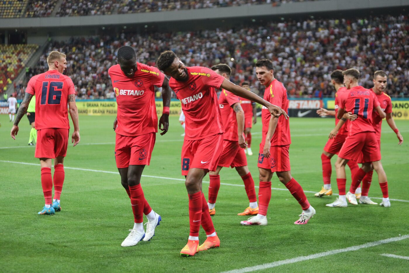 Malcom Edjouma duce scorul la 2-0 pentru FCSB, în meciul cu Saburtalo, după o fază extraordinară reușită de Ianis Stoica și Tavi Popescu