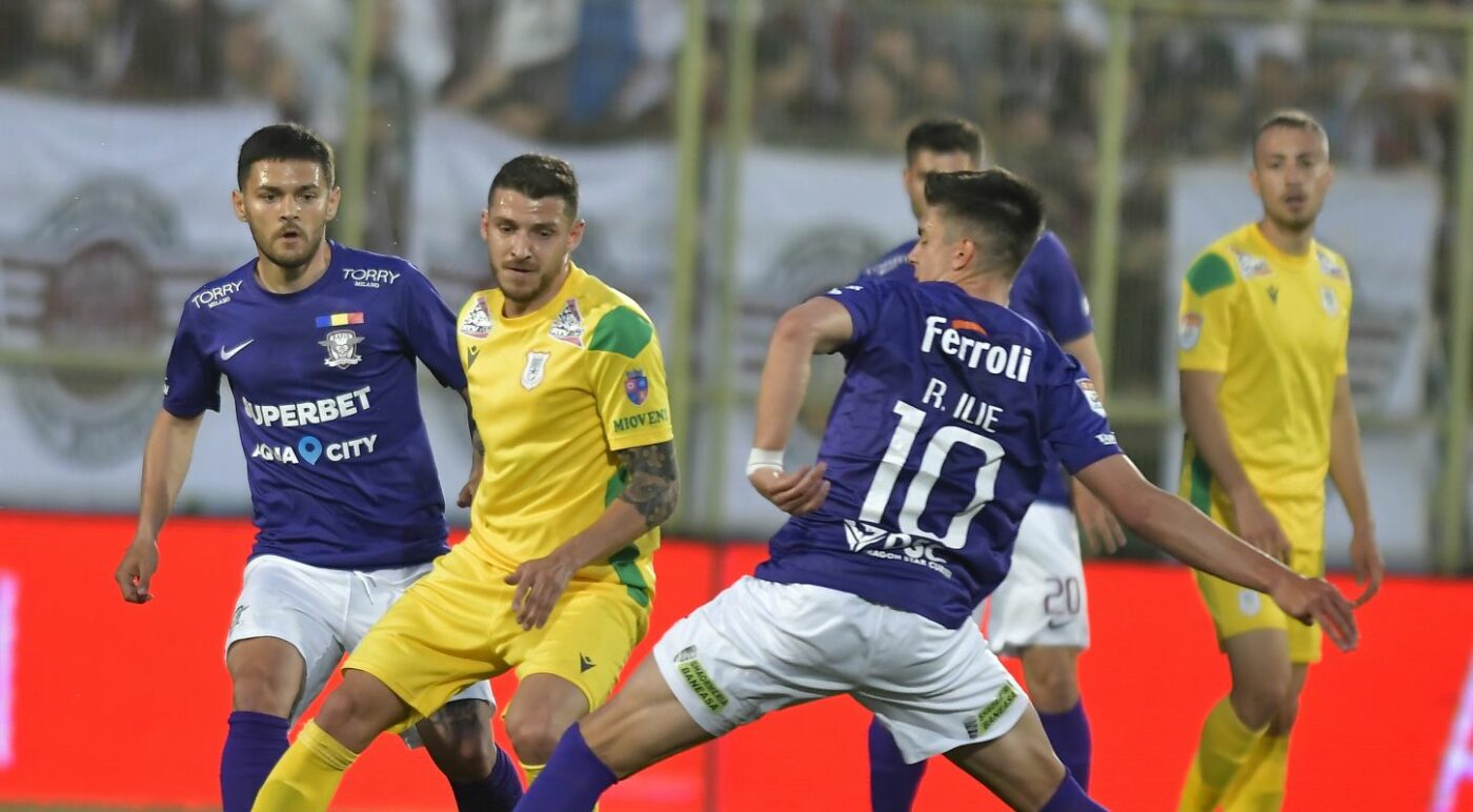 Cum a primit Rareș Ilie tricoul cu numărul 10 la Rapid! Mihai Iosif a dezvăluit: „M-am dus în vestiar și i-am spus asta!”. Reacția mijlocașului transferat acum la Nice | VIDEO EXCLUSIV ProSport LIVE