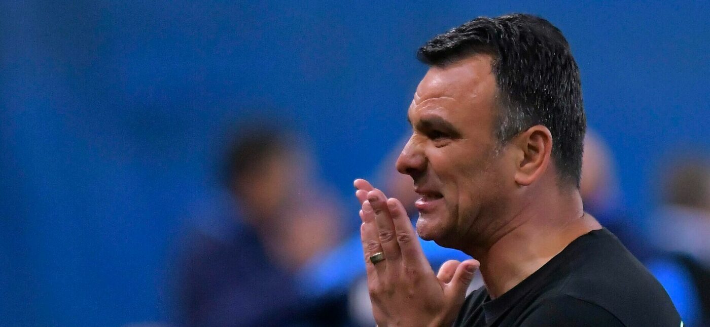 De ce a improvizat Toni Petrea în defensivă la FCSB – U Cluj! „Nu s-a simțit bine”