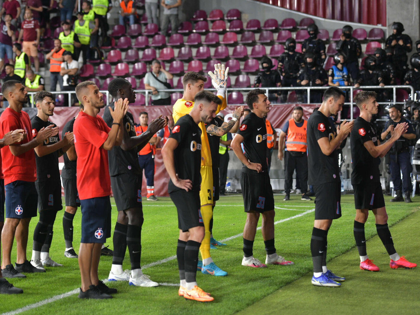 FCSB e la mare căutare chiar și când nu joacă bine! Gigi Becali anunță oferta pe care a primit-o pentru unul dintre tinerii echipei: „Mi-au dat 4 milioane de euro, le-am cerut 10 milioane”