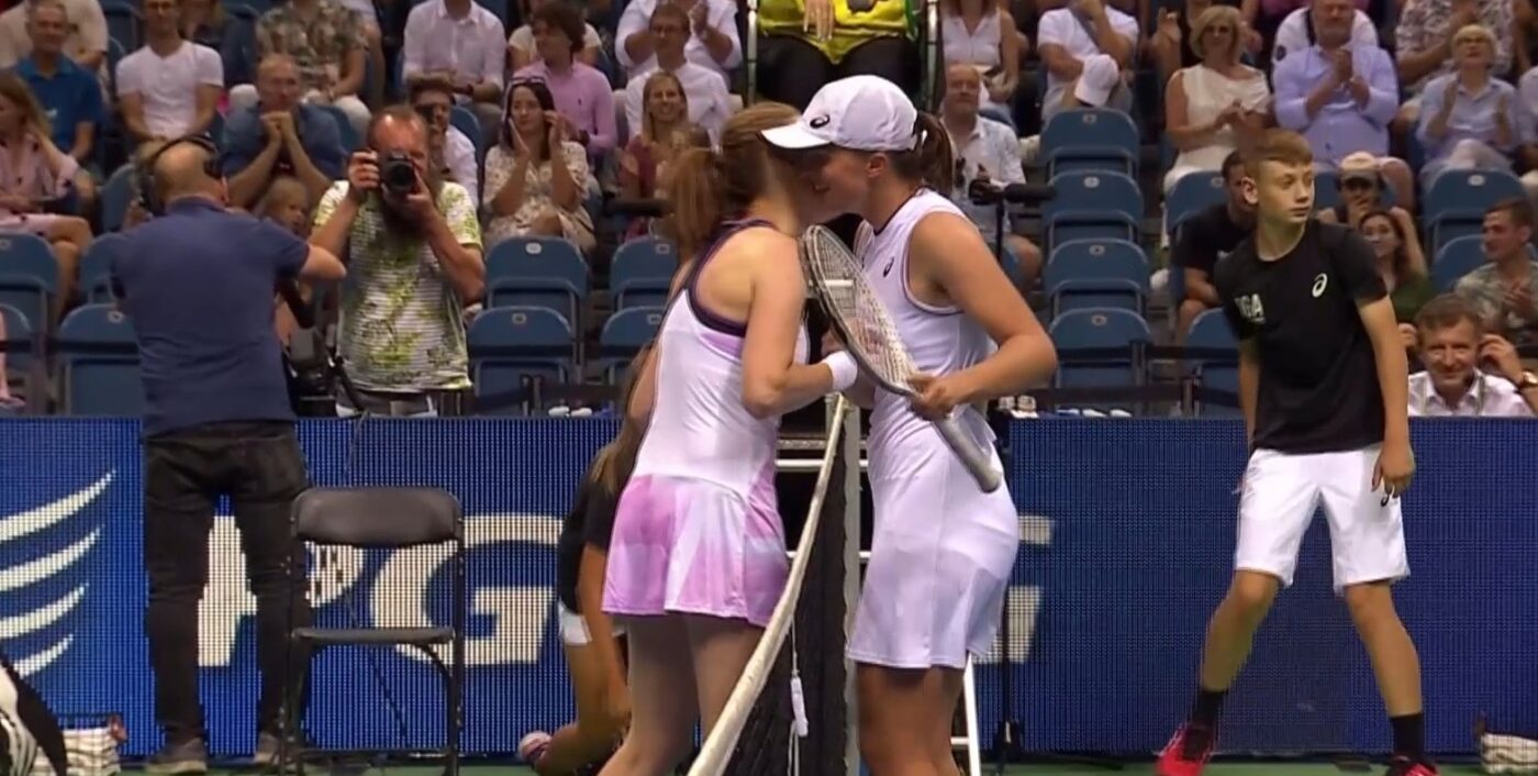 Iga Swiatek, învinsă de o adversară care nu mai jucase tenis de patru ani! Ce umilință a suferit liderul WTA | FOTO
