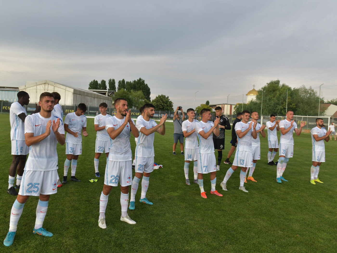 Debutul european al FCSB-ului, în mare pericol să nu fie transmis la TV în România! Detalii din culisele negocierilor: „Au fost discuții, dar se cer sume foarte mari!” | EXCLUSIV