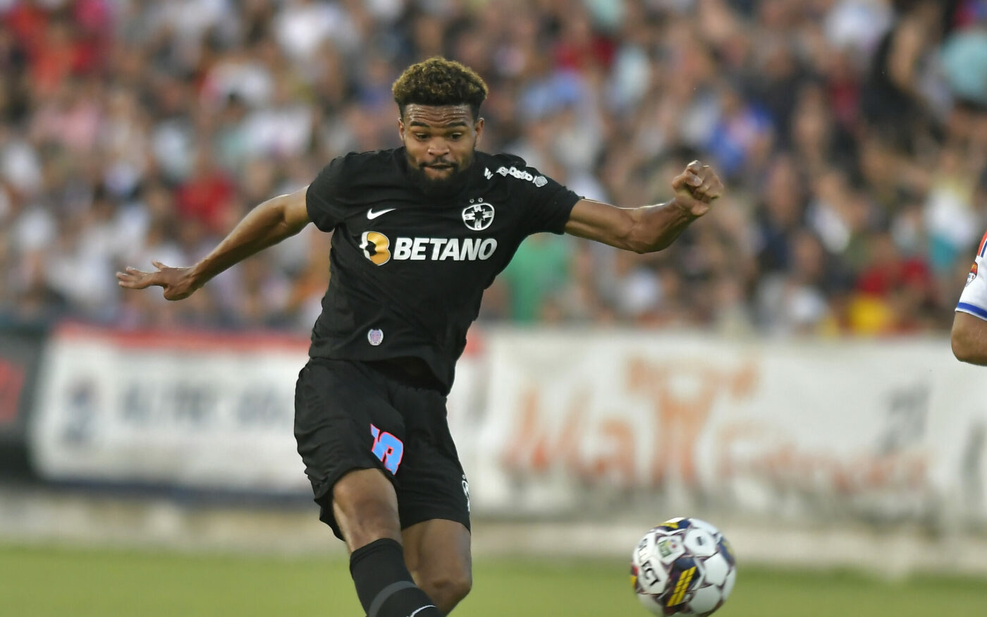 Malcom Edjouma a dezamăgit în meciul Saburtalo – FCSB 1-0. „Delăsarea se vede urât de pe margine!”
