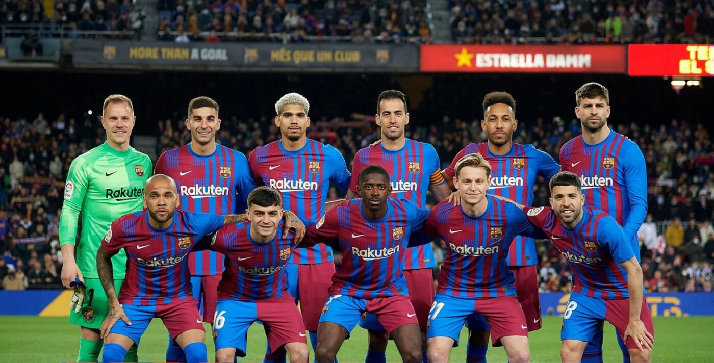 Surpriză pe Camp Nou! Frenkie de Jong, dorit pentru un transfer de Manchester United și Chelsea, a zburat de la Barcelona la Londra cu două zile înainte de închiderea perioadei de mercato!