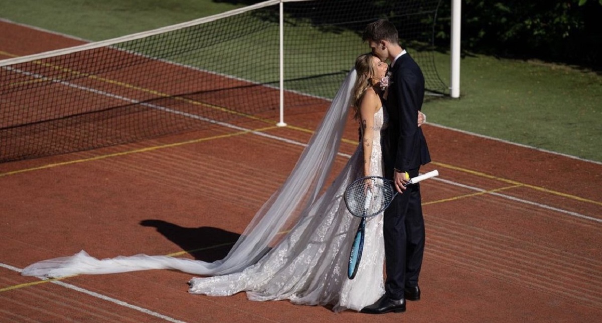 Nuntă pe terenul de tenis! O rivală a Simonei Halep s-a căsătorit la 23 de ani, într-un cadru spectaculos | GALERIE FOTO