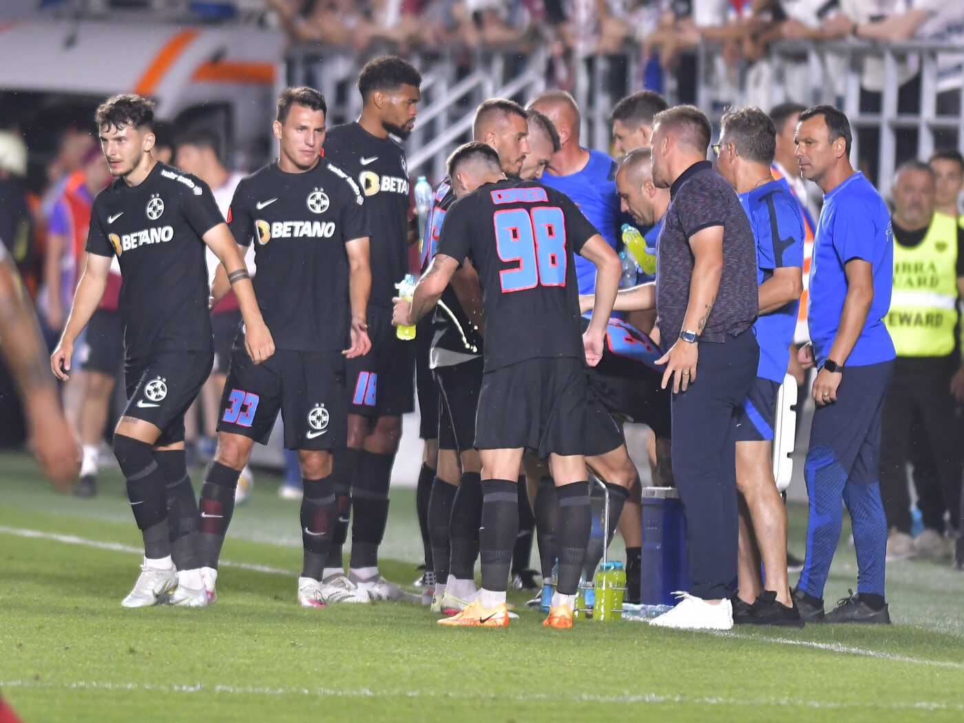 Explicații după eșecul cu Rapid și remiza din Conference League! Ce s-a întâmplat cu adevărat la FCSB: „Jucătorii ăștia au uitat să joace fotbal în trei luni!” | EXCLUSIV ProSport Live