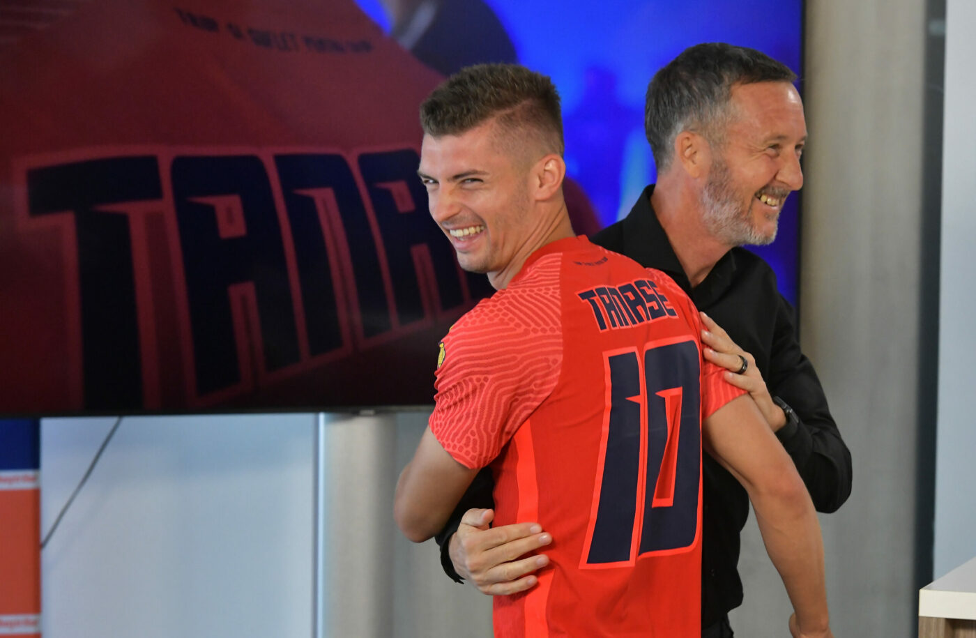 Mihai Stoica, manager „de formă” la FCSB?! Analiză dură a clubului roș-albastru, după ce Gigi Becali a dezvăluit că a aplicat sfaturile lui Florin Tănase: „Păi spune el ce să facă la echipă și nu spune MM?! Înseamnă că nu mai are niciun atribut” | VIDEO EXCLUSIV ProSport Live