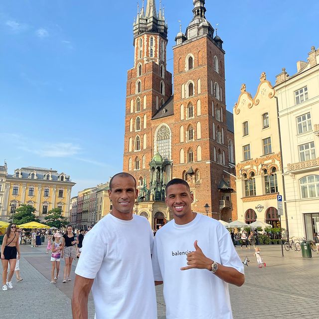 Mihai Rotaru, lovitură pe piața transferurilor. Universitatea Craiova, negocieri avansate cu Rivaldinho! Ce salariu va încasa fiul legendarului Rivaldo dacă ajunge în Bănie