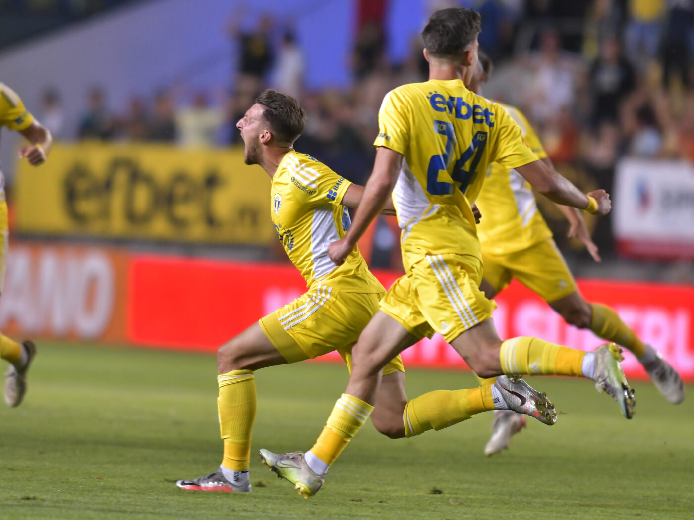 Pariuri pe goluri: Fotbal din Norvegia și România la cota 3.74 »»