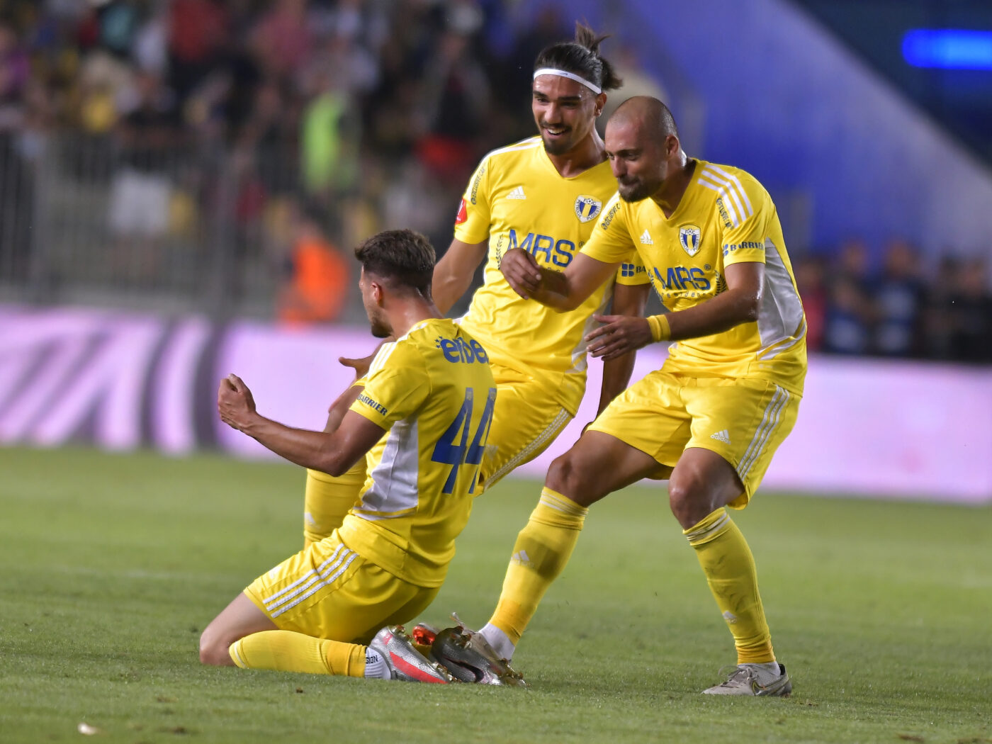 SuperLiga: „Primvs Derby” se pariază și la cota 2.15 » Variantele de profit la Petrolul – Rapid sunt AICI »»