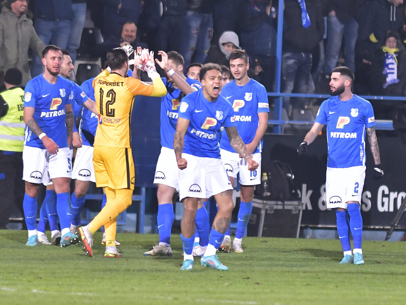 Rapid vrea să transfere de la Gică Hagi! A fost dorit de FCSB, CFR Cluj și Universitatea Craiova, dar poate ajunge sub comanda lui Adi Mutu