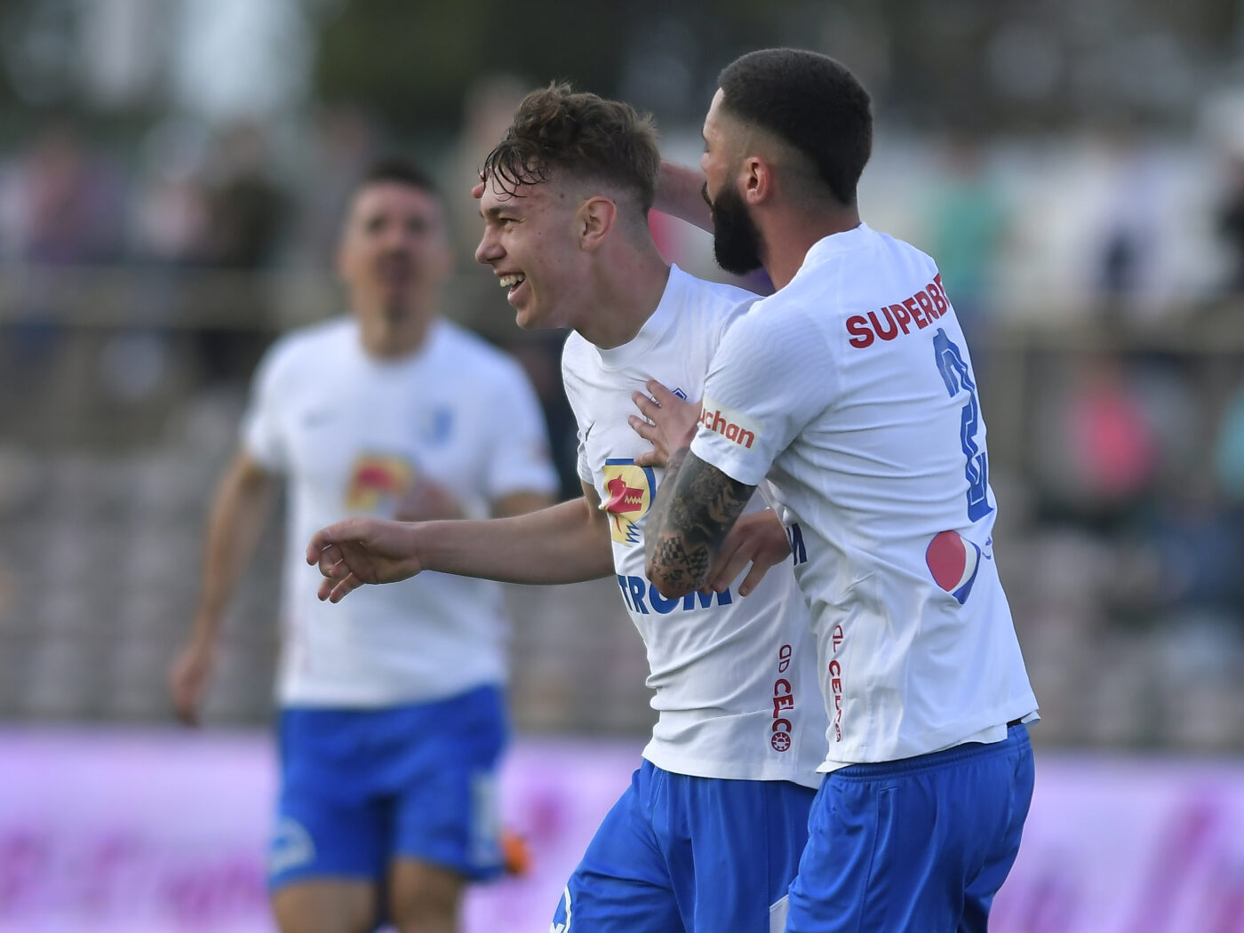 Hagi i-a găsit înlocuitor lui Radaslavescu, cedat la FCSB. Jucătorul din Liga 2 pe care l-a rechemat la Farul