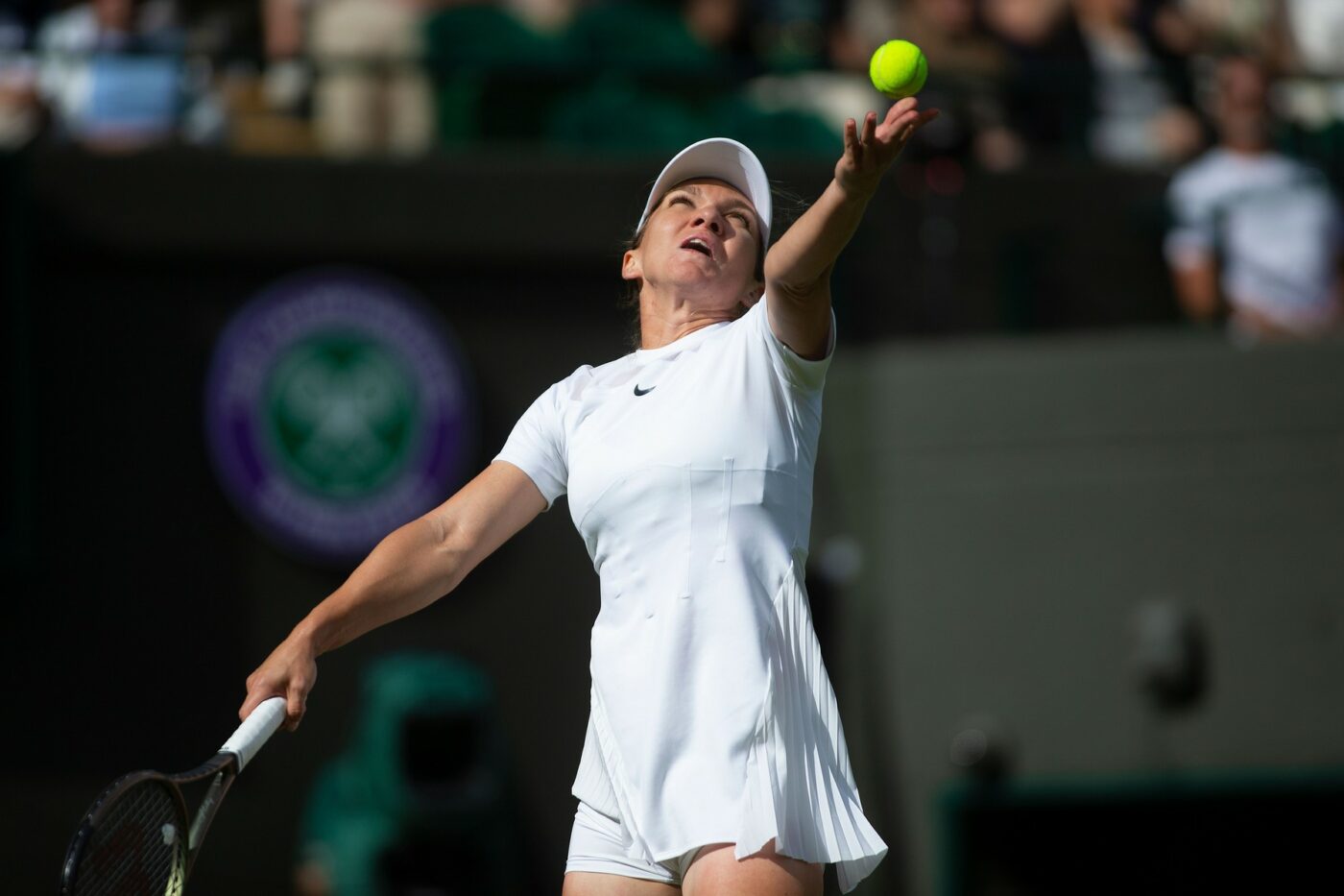 Simona Halep a trecut prin momente grele la Wimbledon: „N-am simțit bine mingea, nu m-a lăsat!” Secretul victoriei cu Kirsten Flipkens. VIDEO | SPECIAL