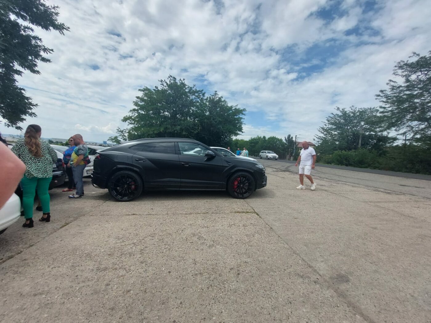 Surpriză mare pentru Adrian Mititelu! Bolizii s-au aliniat la penitenciar în așteptarea omului de afaceri. Ce o să vadă patronul lui FC U Craiova când va ieși din închisoare | FOTO