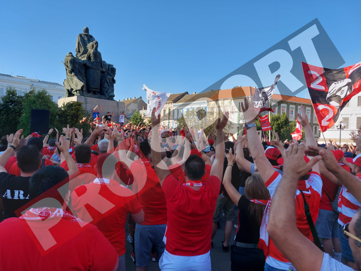 Tensiune maximă la Arad! Peste 1.000 de suporteri „au luat foc” înaintea derby-ului UTA – Petrolul: „Du-te la pușcărie!” Pe cine au pus la zid | VIDEO EXCLUSIV