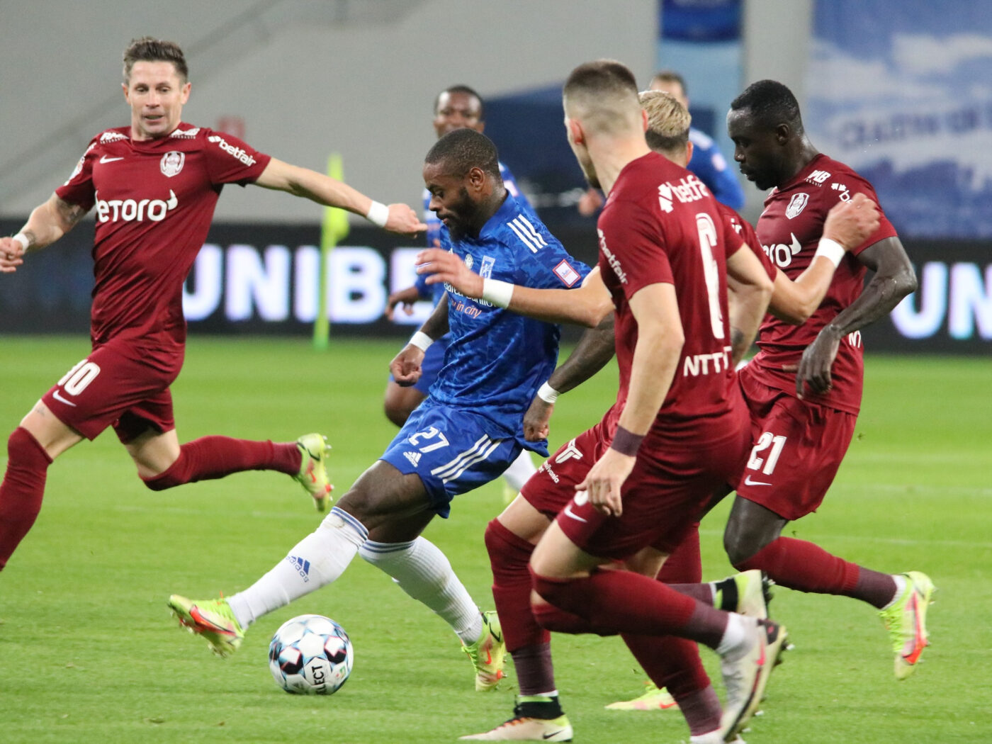 FC U Craiova – CFR Cluj, Live Video Online de la ora 16:00, în etapa cu numărul 2 din Superliga. Oltenii vor să adâncească criza echipei lui Dan Petrescu! Echipele de start