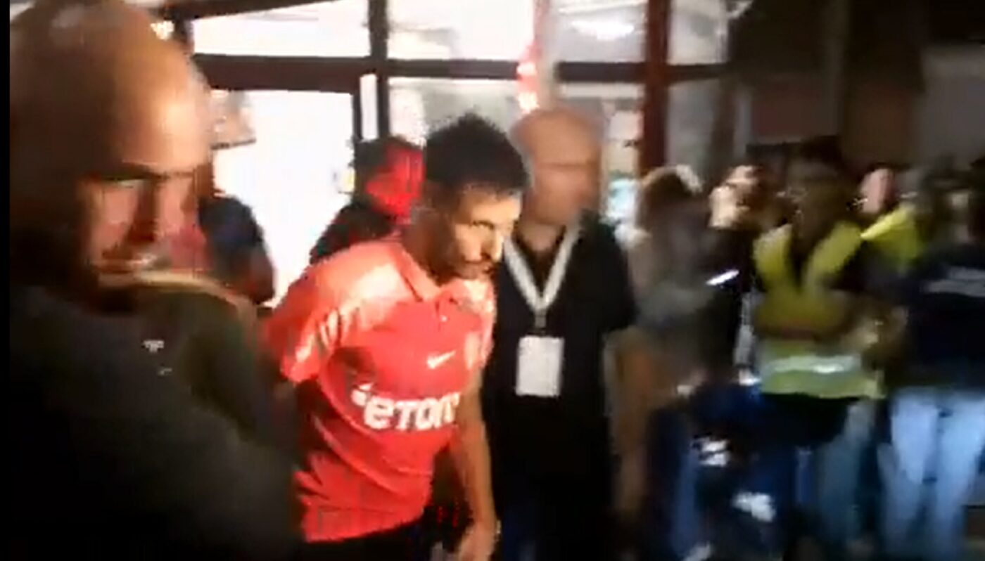 Mario Camora, chemat la explicații de fanii lui CFR Cluj după rușinea cu Pyunik: „Plecaţi cu toţii, demisia! Lăsați-ne!”