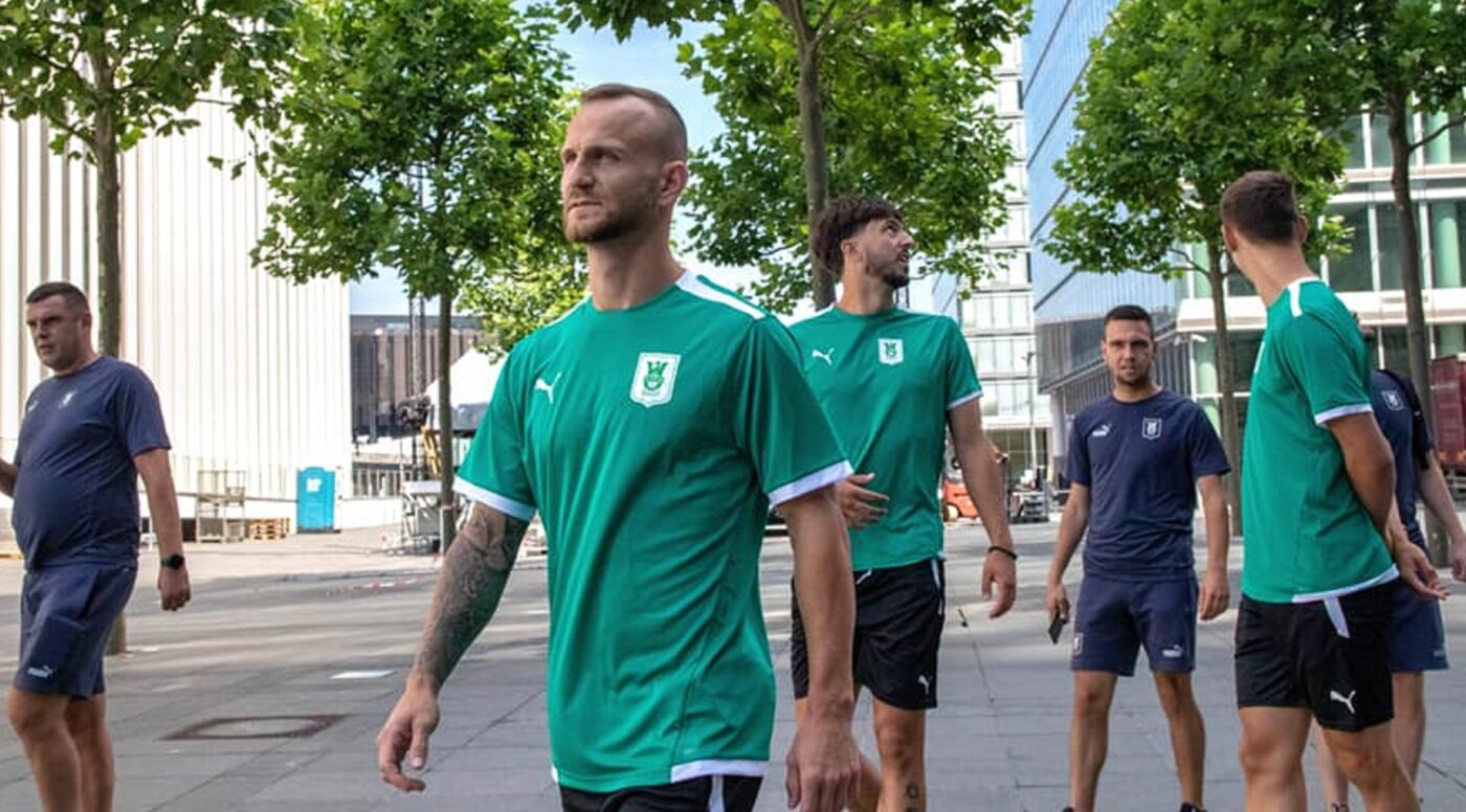 Olimpija Ljubljana, în plins scandal înaintea duelului cu Sepsi: a pierdut două avioane și s-a întors cu autocarul din Luxemburg, iar antrenorul a fost dat afară de suporteri de la conferința de prezentare