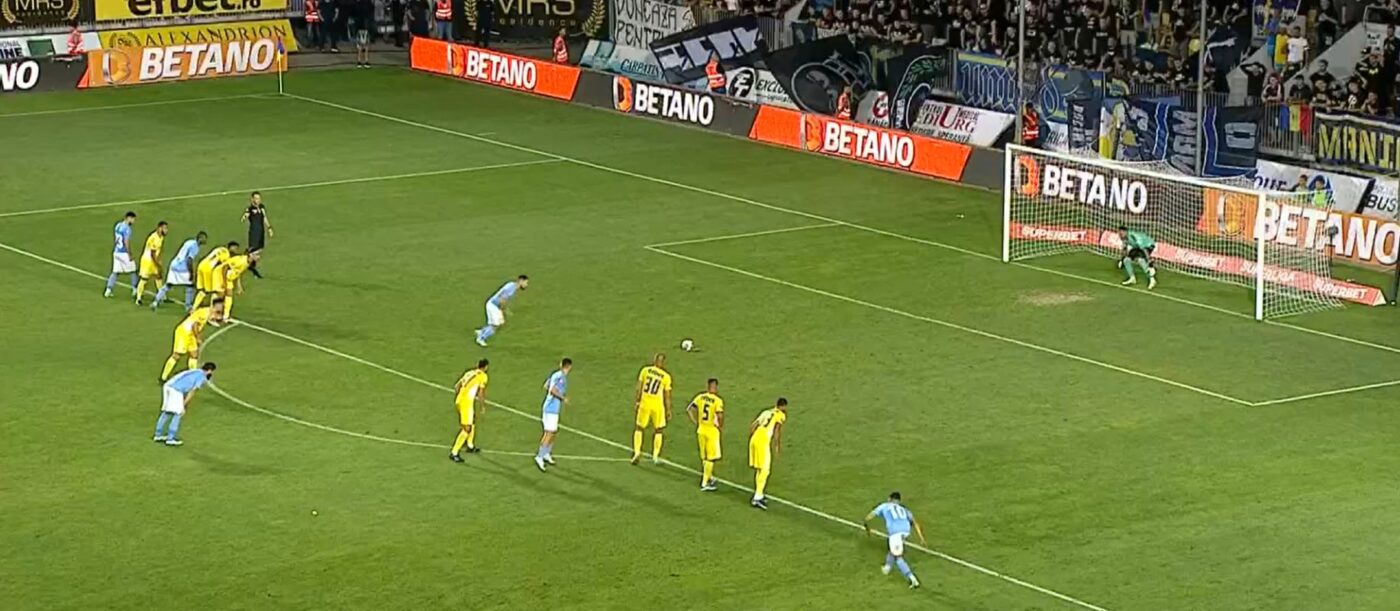 VAR a declanșat încă un scandal în Superligă! Gabi Tamaș s-a certat cu arbitrul George Găman, după ce a dat penalty: „De ce nu te duci să te uiți?” | VIDEO