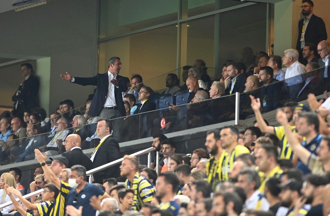 Președintele celor de la Fenerbahce refuză să își prezinte scuzele pentru gesturile făcut de fanii echipei în meciul contra lui Dinamo Kiev: „Poziția adoptată în ceea ce privește acest război este clară”
