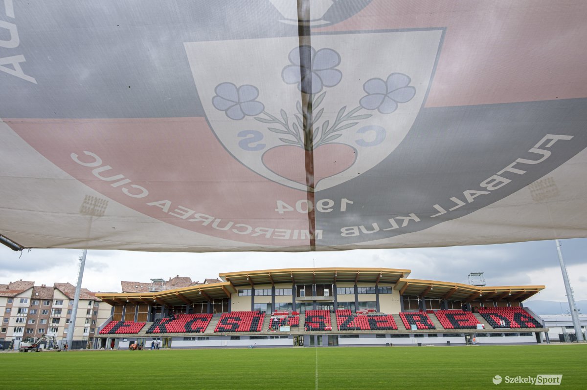 FK Miercurea Ciuc a finalizat lucrările de la stadion și se pregătește de inaugurare. Amicalul stabilit de conducere, după ce FRF a refuzat să trimită naționala U18 la eveniment