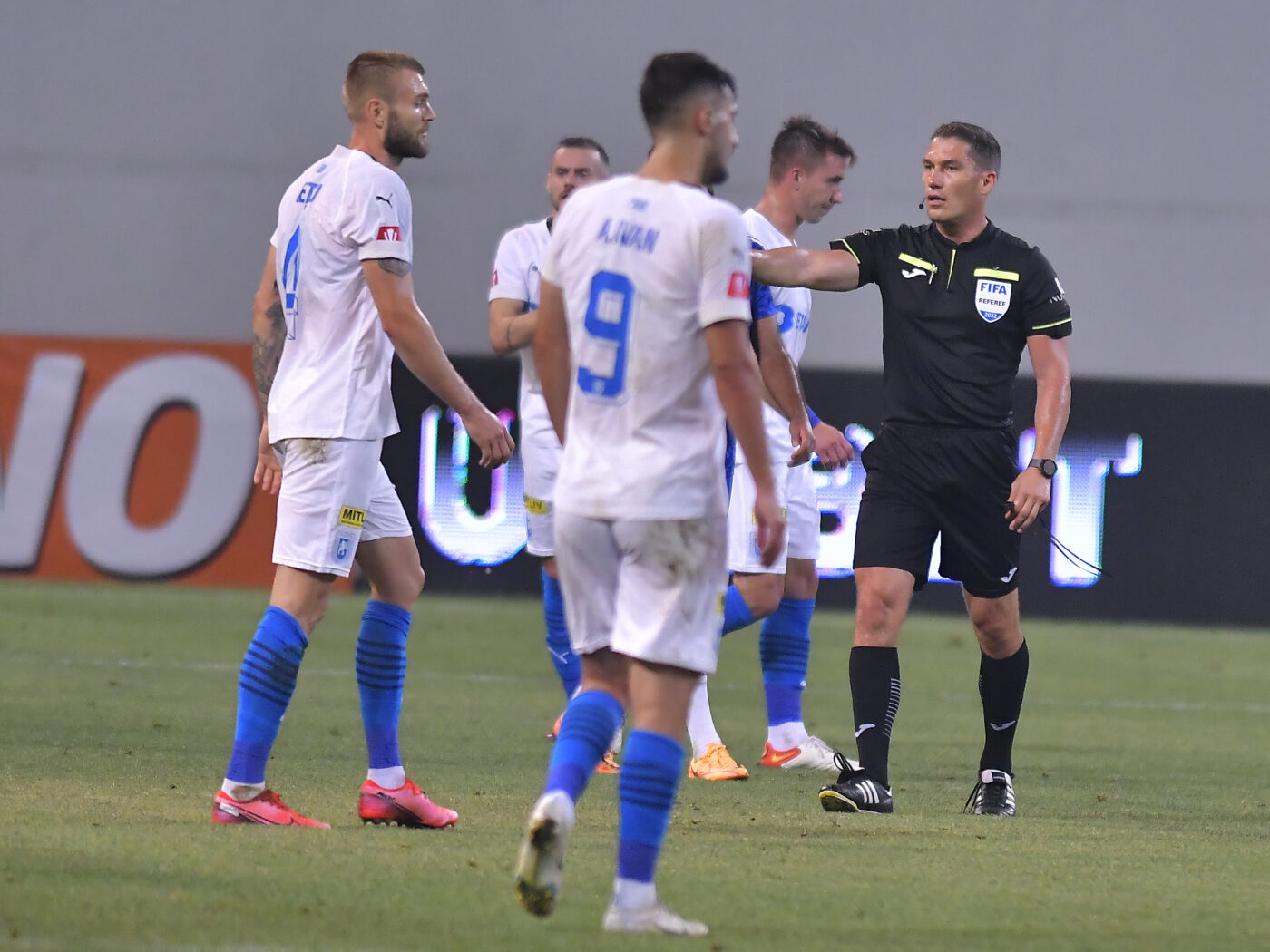 Dinu Gheorghe întărește reacția lui Mihai Stoica la adresa arbitrajului din derby-ul Craiovei: „Poate domnul Vassaras a avut alte imagini și ne cheamă și pe noi la comisii!”. Unde a greșit Istvan Kovacs | VIDEO EXCLUSIV ProSport Live
