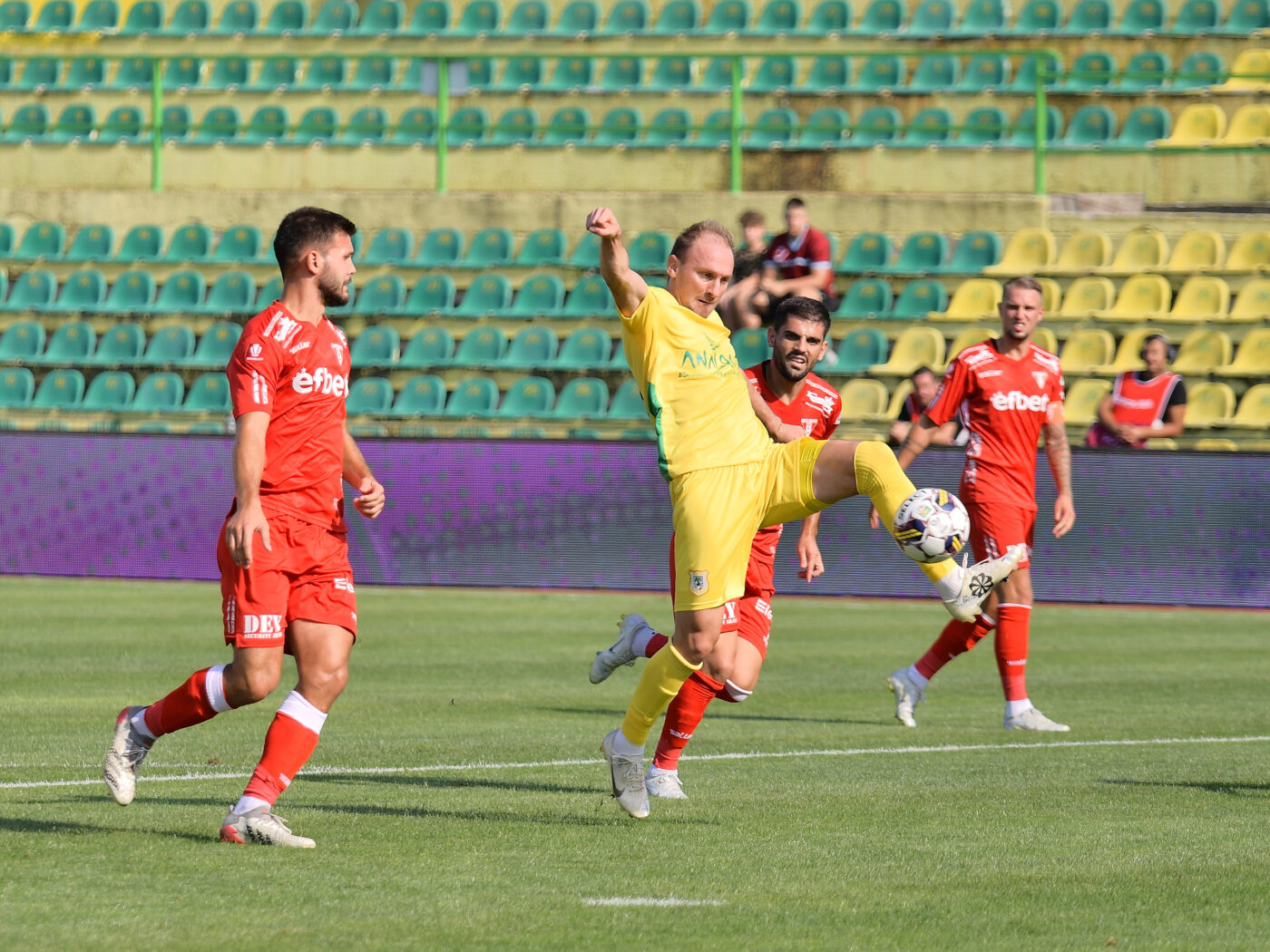 UTA – CS Mioveni 0-2, Live Video Online. Dublă pentru Benchaib la Arad