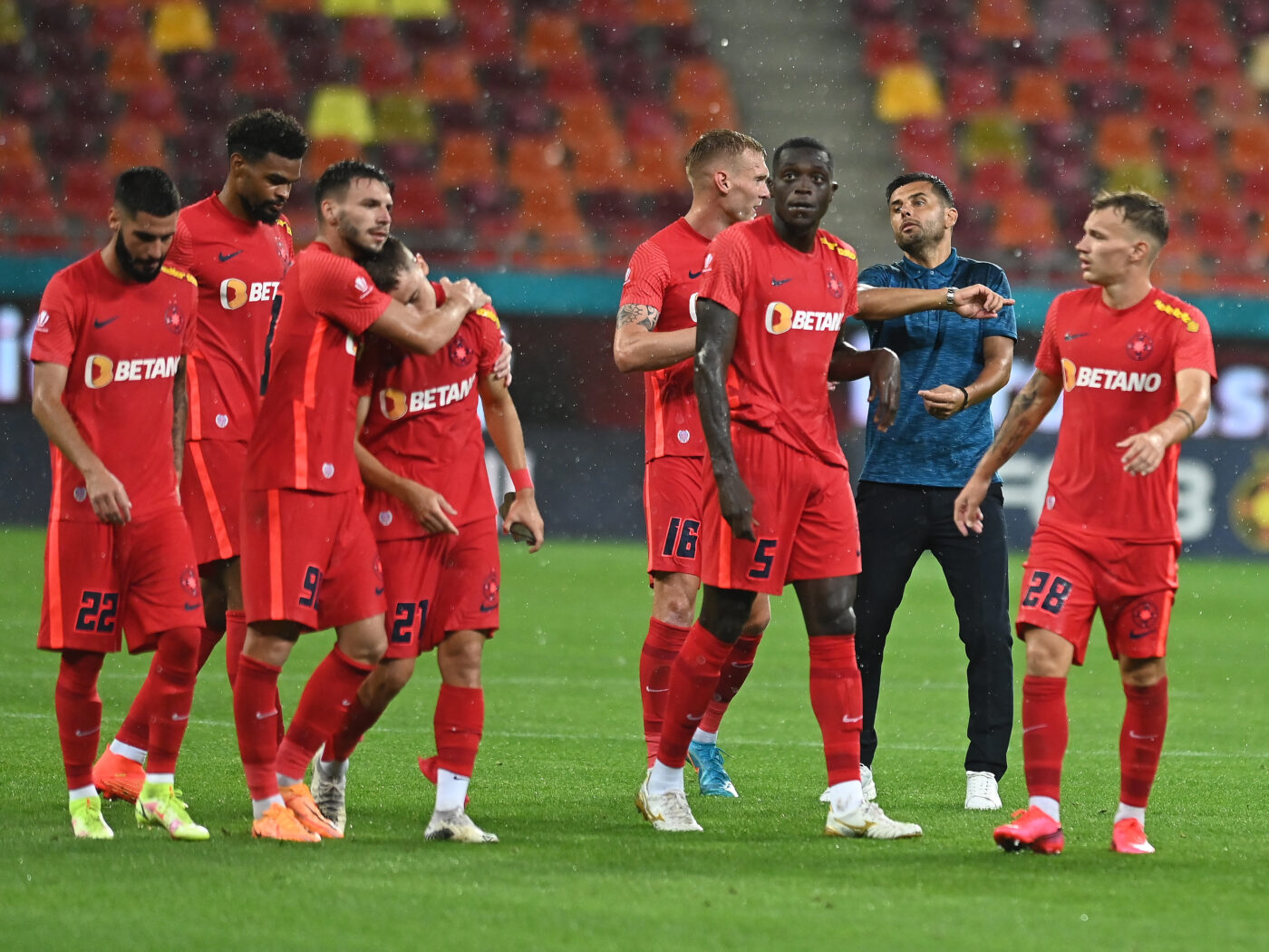 Cât costă un bilet la meciul dintre FCSB și West Ham de la Londra! Anunțul de ultimă oră al lui Mihai Stoica: „Atâtea bilete vor primi suporterii români!”