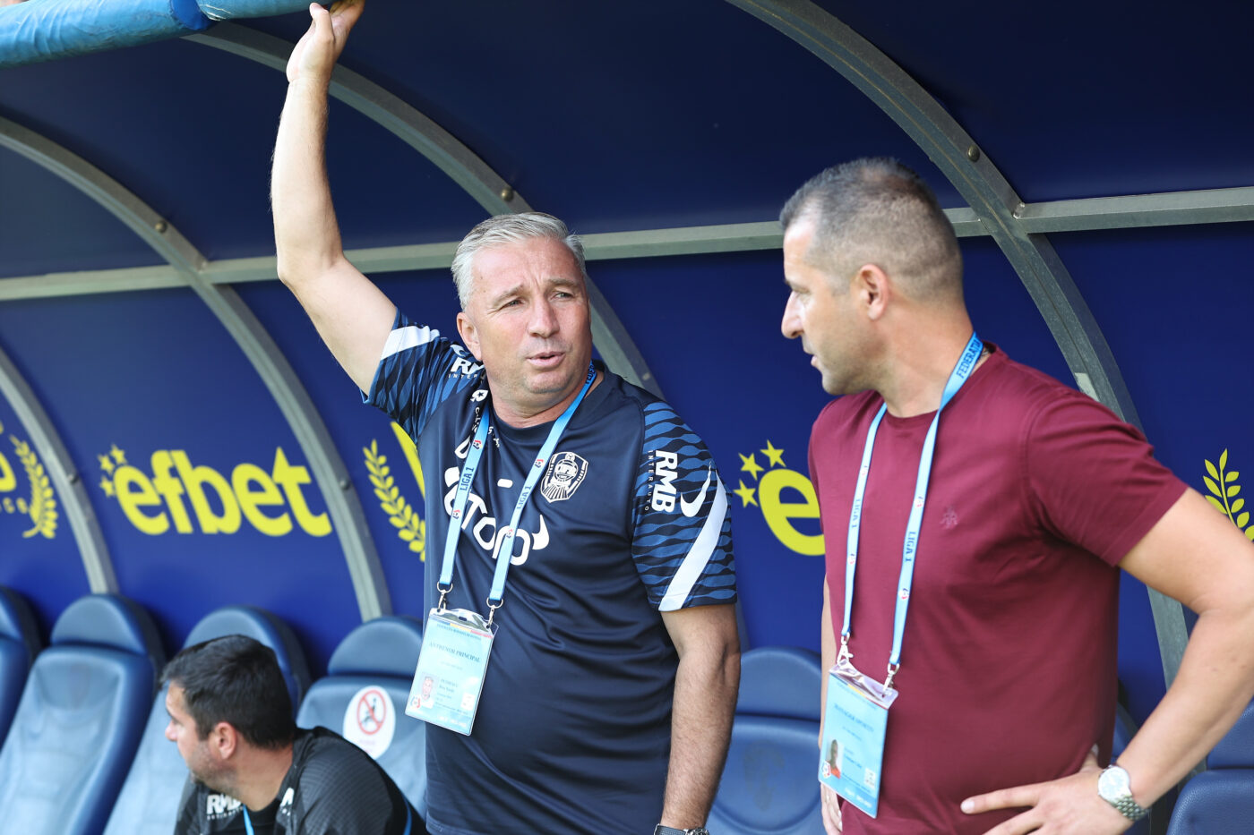 Dan Petrescu nu știe cine e antrenor la Dinamo, dar îl apără. „Nu e vina lui!”
