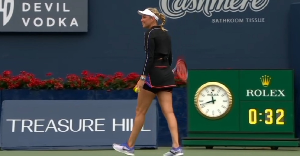 Cum a reacționat Donna Vekic când a câștigat în sfârșit un game în fața Simonei Halep, după o jumătate de oră! Imaginea care spune totul despre dominația româncei la Toronto | FOTO
