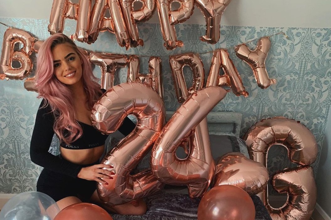 Ea e logodnica starului din Premier League care i-a dat pe spate pe englezi. Cu ce se ocupă superba Georgina Irwin | GALERIE FOTO