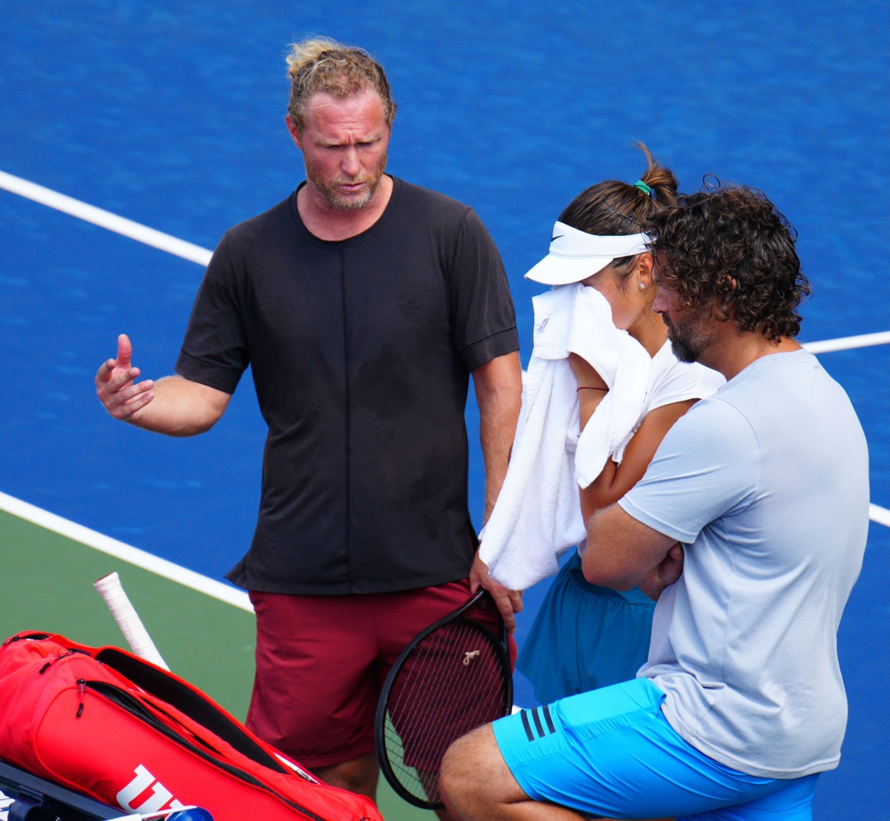 Emma Răducanu, scene emoționante înainte de US Open! Sportiva a izbucnit în lacrimi, chiar pe teren! Care e starea de sănătate a sportivei | FOTO