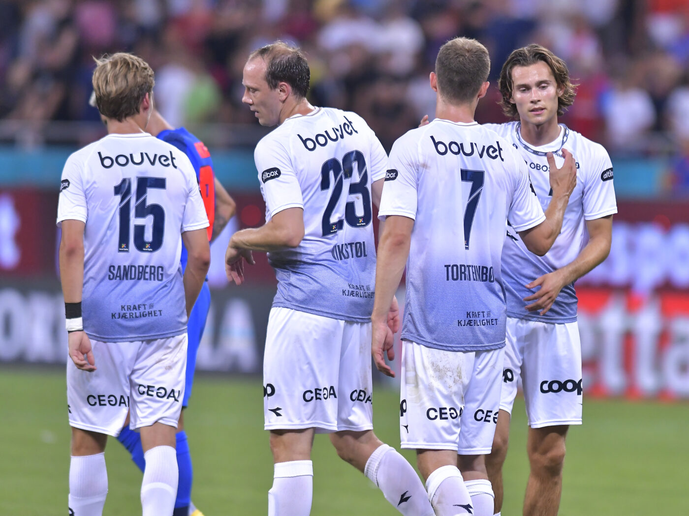Dramă fără margini pentru norvegieni, după calificarea obținută de FCSB la ultima fază! Fotbaliștii celor de la Viking, surprinși de camerele TV cu ochii în lacrimi pe banca de rezerve