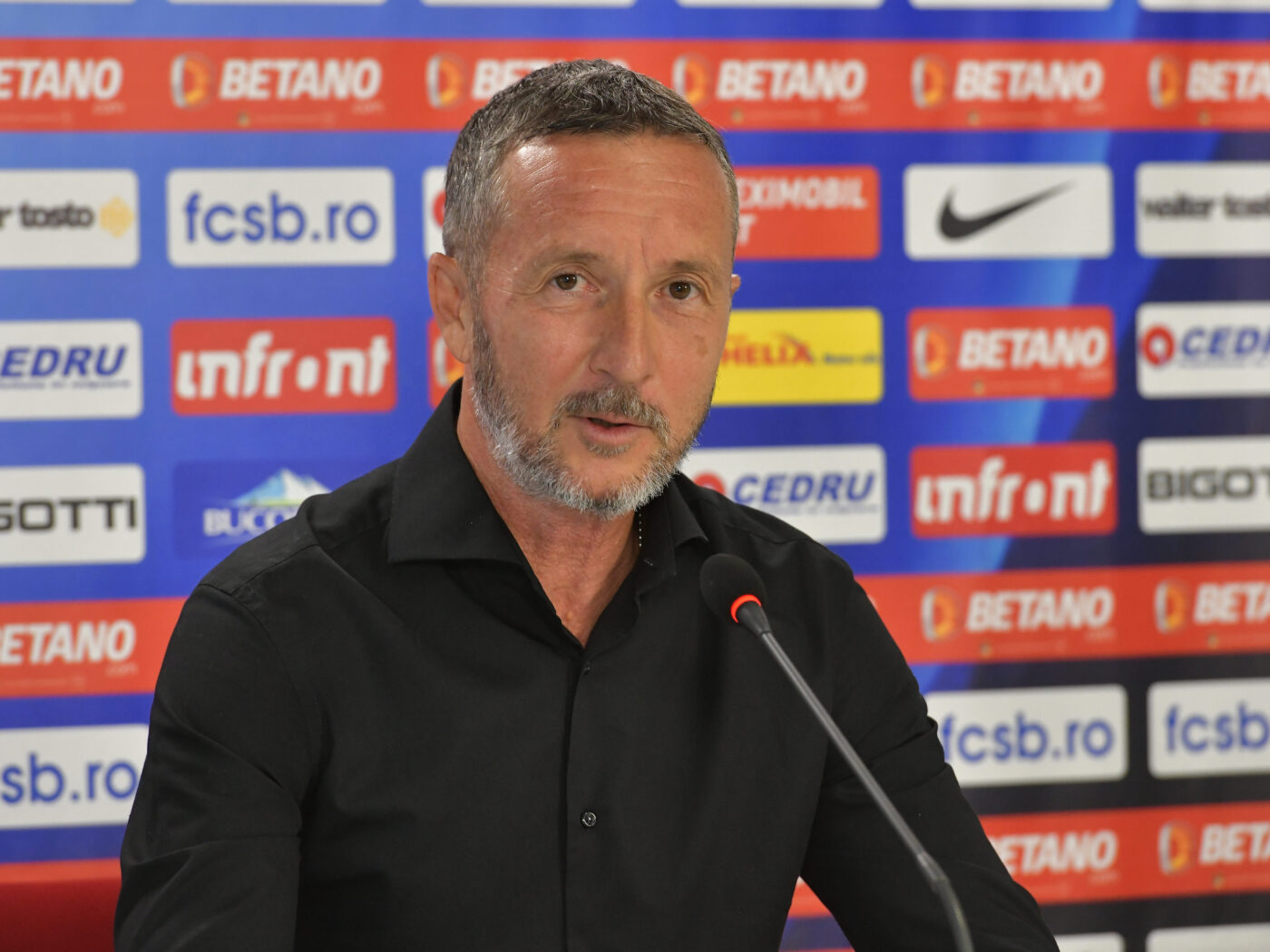 A venit replica lui Mihai Stoica pentru Cristi Săpunaru, după ce rapidistul i-a reamintit că a lovit un suporter al lui FCSB și l-a făcut valet: „Am avut mereu o pornire lăuntrică să răspund”