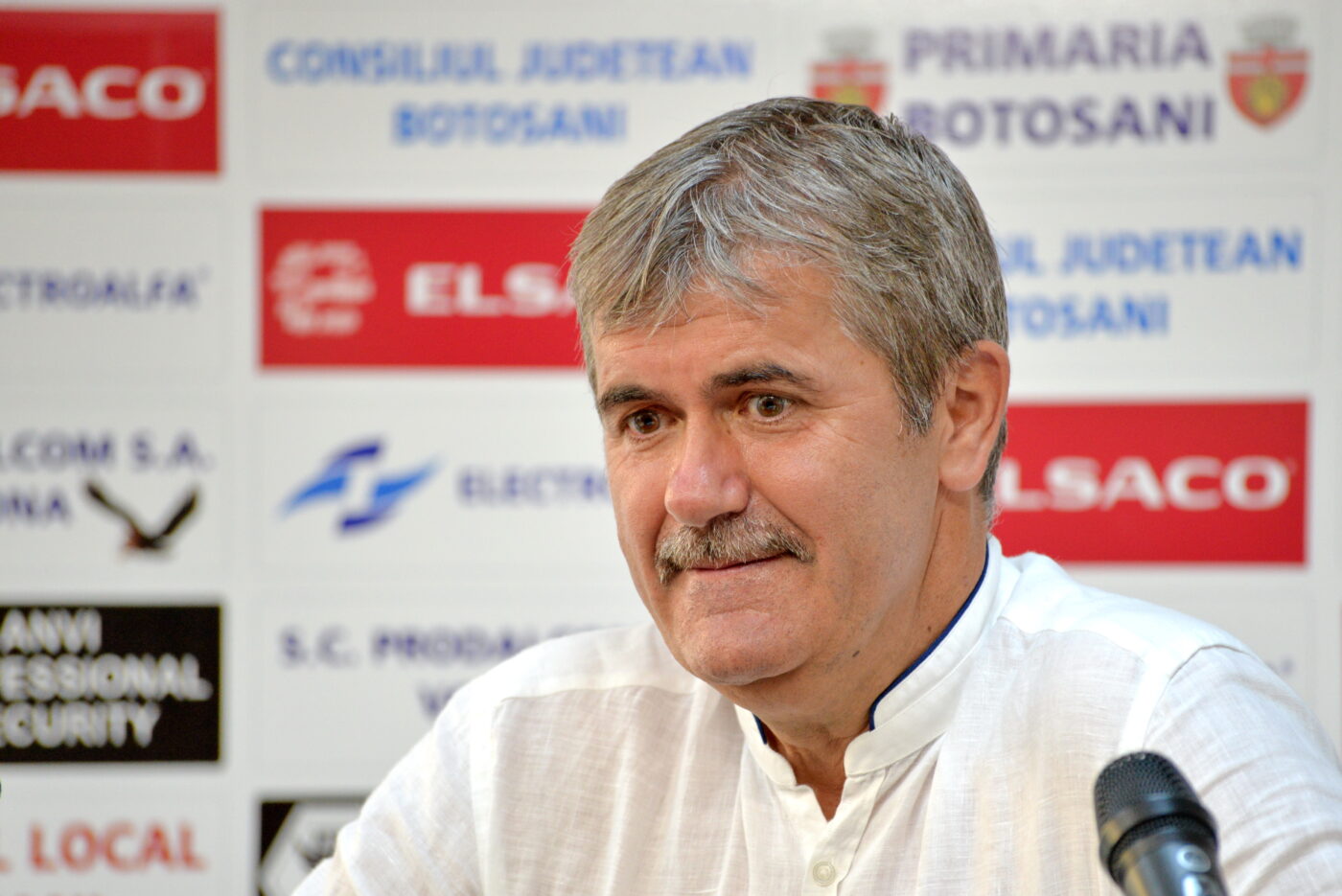 Valeriu Iftime îl face praf pe fostul său jucător, după ce îl declarase cel mai bun din țară pe poziția lui: „Tremur când îl văd că pune piciorul pe minge!”